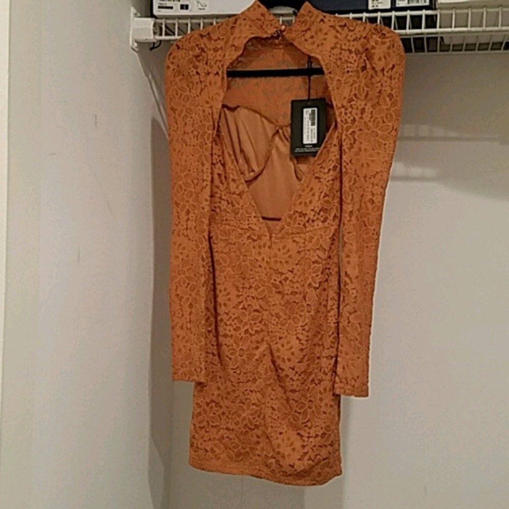 Clothing - Picture 2 of 4